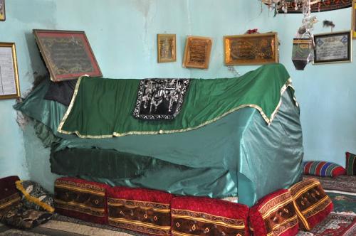 Grave in Basra, Iraq claimed as grave of Job